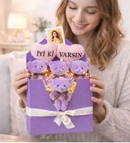 Kadınlar Gününe Özel İyi ki Varsın Tasarımlı,Fotoğraflı Peluş Mor Ayıcık Buketi Mektup Kutu Seti