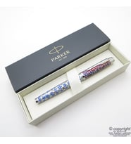 Parker Silver Sanatsal Çizimli Roller Kalem  Benzersiz üründür. Yalnızca bir adet bulunmaktadır (Karışık)