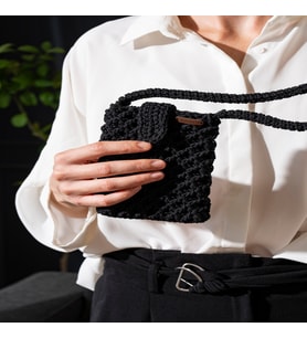 Siyah El Örgüsü Telefon Çantası - Kar Tanesi Koleksiyonu Çapraz Askılı Mini Çanta - Kadınlara Şık Doğum Günü ve Yaz Hediyesi (10x15 cm)
