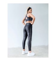 Siyah Kendinden Çiçek Desen Deri Görünümlü Kumaş Spor Tayt