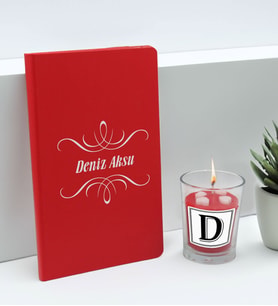 BK Gift Kişiye Özel İsimli Kırmızı Defter ve Cam Bardakta Kalp Figürlü Kokulu Mum Hediye Seti-6, Sevgiliye Hediye, Arkadaşa Hediye