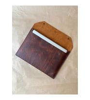 ALESTA LEATHER İsme Özel El Yapımı Hakiki Deri Laptop / Macbook / Bigisayar / Tablet Kılıfı