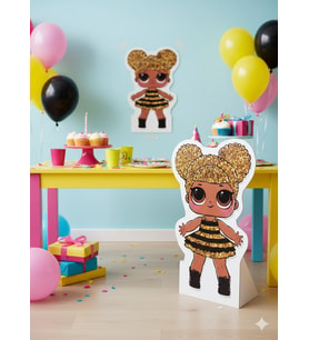 35x24 Cm – Ayaklı Pano LOL Bebek Queen Bee Çift Taraflı Bantlı Masa ve Duvar Süsü