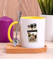 Kişye Özel Polaroid Tasarım Fotoğraflı Ahşap Altlıklı Sarı Kupa Bardak