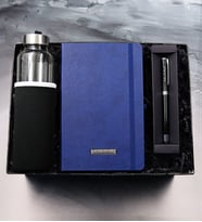 Kişiye Özel Mavi Defter & Kalın Siyah Renk Touch Pen & Özel Kılıflı 500Ml Su Matarası Hediye Seti