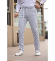 İnce Çizgili Kumaş Beyaz Jogger Pantolon
