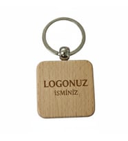 Kişiye Özel Kare Ahşap Anahtarlık – Logo ve İsim Yazılı Lazer Gravür Anahtarlık – Kurumsal Promosyon & Özel Tasarım