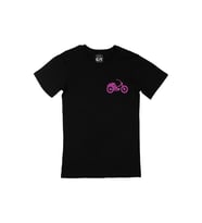 Pembe Bisiklet Cep Logo Tasarımlı Siyah Tişört