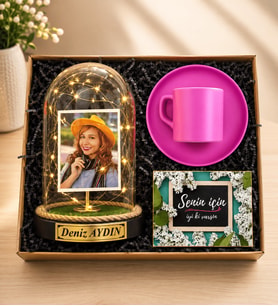 Kişiye Özel Fotoğraflı LED Işıklı Fanus ve Pembe Renkli 100 ml Türk Kahvesi Fincanı Hediye Seti