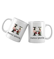 H Harfli Kişiye Özel İsimli Porselen Kupa Bardak – Çiçekli Monogram Harf Tasarımlı İsim Yazılı Kişiselleştirilebilir Hediye Kupa (Beyaz)
