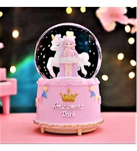 Unicorn Ve Sevimli Kız Işıklı Müzikli Püskürtmeli Büyük Boy Kar Küresi