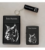 Kedi Desenli Kişiye Özel İsimli Çakmak,Metal Tabaka ve Anahtarlık Seti - 3'lü Hediye Set SMP41 (Siyah)