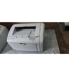 HP 1018 LAZER YAZICI 12a toner kullanır chıpsizdir (2. EL YAZICIDIR )