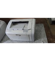 HP 1018 LAZER YAZICI 12a toner kullanır chıpsizdir (2. EL YAZICIDIR )
