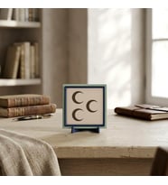 Üç Hilal Simgeli Modern Masaüstü Objesi, Estetik Çalışma Masası ve Ofis Dekorasyonları İçin 10x10 cm