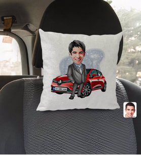 BK Gift Kişiye Özel Plakalı Erkek Renault Clio Karikatürlü Kare Araç Koltuk Yastığı-2