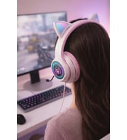 Kedi Kulaklı RGB Işıklı Mikrofonlu Kulaklık - Surround Ses ve Gürültü Azaltma Teknolojili