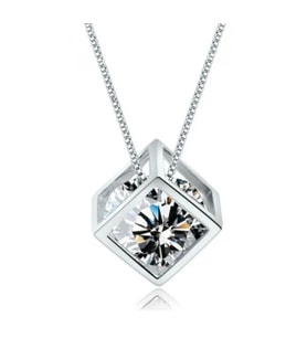Monemel Swarovski Taşlı Parlak Küp Kolye (Altın Kaplama) Yeni Yıl Hediyesi - Yılbaşı Hediyesi