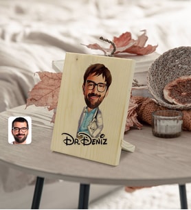 BK Gift Kişiye Özel İsimli Erkek Doktor Karikatürlü Dekoratif Ahşap Çerçeve Model 8