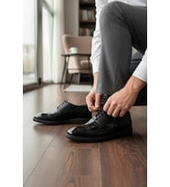 Enoch Erkek Siyah Hakiki Deri Klasik Ayakkabı Parlak Saya Ve Mikro Dokulu Panelli Comfort Tabanlı Bağcıklı Model