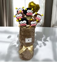 Bal Dudaklı Sevimli Peluş Arılar Peluş Vazo Tasarımlı Buket