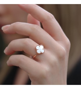 İkonik Alhambra Sedef Taşlı Rose Gold Kaplama Gümüş Yüzük