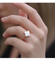 İkonik Alhambra Sedef Taşlı Rose Gold Kaplama Gümüş Yüzük