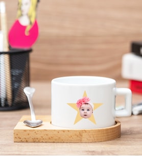 Kişiye Özel Pembe Yıldız Kafa Fotoğraflı Ahşap Altlıklı Fincan