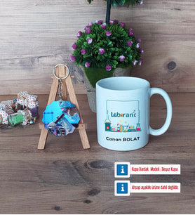 Laborant Kupa Bardak Beyaz ve Fotoğraflı Ahşap Anahtarlık Hediye (Model 1)