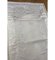 Home's Beyaz Işlemeli Ipek Tafta Seccade