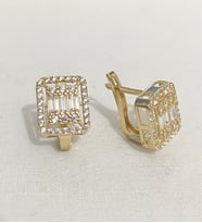 Baget Taşlı Altın Küpe