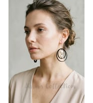 Modern Boho Serisi Koleksiyonu. Çift Halka Koyu Kahverengi Suni Deri İnci Boncuk Detaylı Küpe. El Yapımı Özel