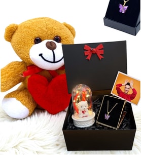 Kırmızı Kalpli Peluş Ayıcık ve Kelebek Kolyeli Fotoğraflı Hediye Kutusu - Premium Set (Model 4)