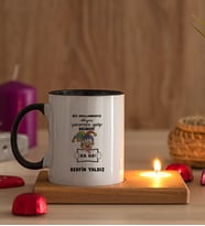 Kişiye Özel Biz Akıllanmayız Tasarım Esprili  Ahşap Altlıklı Mumlu Siyah Kupa