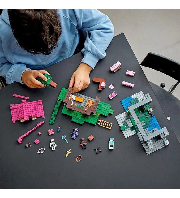 LEGO 21183 MINECRAFT EĞİTİM ALANI 537 PARÇA 8+