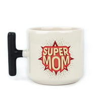 Süper Mom Kırmızı Baskılı Siyah Kulplu T Kupa