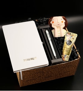 Kişiye Özel Beyaz Termo Defter& Beyaz Touch Pen Kalem& Yeşil Renkli Dream Girl Saksı&Eyüp Sabri Tuncer El Kremi Hediye Seti
