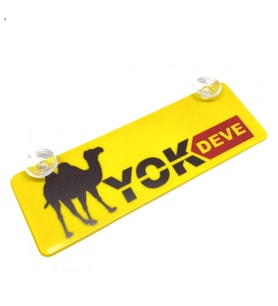 Yok Deve Yazılı Sarı Dekor Plaka Vantuzlu Cam Süsü 22X7.5Cm