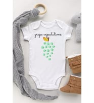 Unisex Bebek Beyaz Üzüm Kısa Kollu Çıtçıtlı Body
