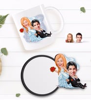 BK Gift Kişiye Özel Evleniyoruz Karikatürlü Beyaz Kupa ve Ahşap Bardak Altlığı Hediye Seti-2