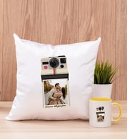 Kişye Özel Polaroid Tasarım Fotoğraflı Kare Yastık ve Sarı Kupa