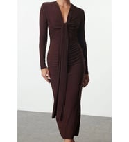 Moda Stil Fitted V Yaka Midi Boy Vücuda Oturan Örme Elbise (Kahverengi)