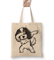Dabbing Tricolor Cavalier King Charles Spaniel Bez Çanta Uzun Saplı