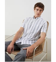 LCWAIKIKI Classic Yeşil Regular Fit Armürlü Cepli Erkek Gömlek