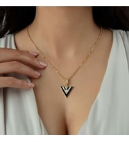 Usho Jewelry 925 Ayar Gümüş Üçgen Elegant Kolye, Kadın Kolye