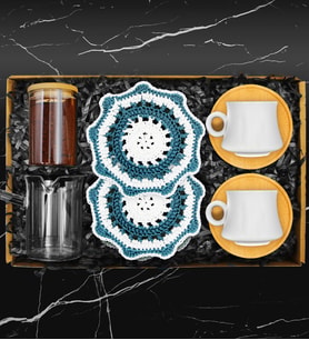 İkili Bambu Tabaklı Porselen Fincan Takımı & Handmade İkili Makrome Bardak Altlığı & Cam Cezve & Bambu Kavanozlu Türk Kahvesi Hediye Seti