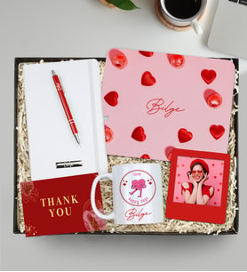 Kişiye Özel Beyaz Defter & Mouse Pad & Gümüş Renk Detaylı Kırmızı Tükenmez Kalem & Kırmızı İnstagram Çerçeve & Tasarım Kupa Hediye Seti