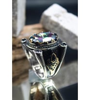 Gümüş Yüzük - Mistik Topaz Taşlı Yanı Zirkon Taşlı Işlemeli Erkek Gümüş Yüzük Gyzyzkend02-krs