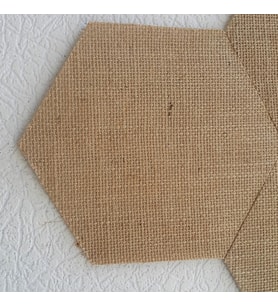 JÜT KUMAŞ KAPLI ALTIGEN  LEVHA ARKASI YAPIŞKANLI 5 Lİ SET 18,5 cm x 21,5 cm