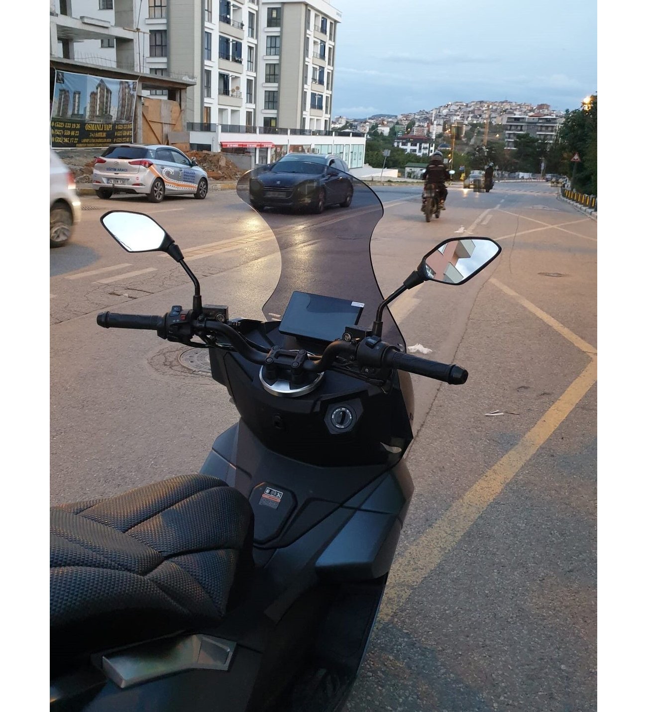 MOTOCAM Yuki Vampire 125 Ön Cam 2023-2026 Model 72cm Füme Renkli 4mm